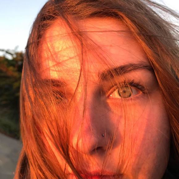 Meet your Posher, Ruby k - Picture 1 of 1